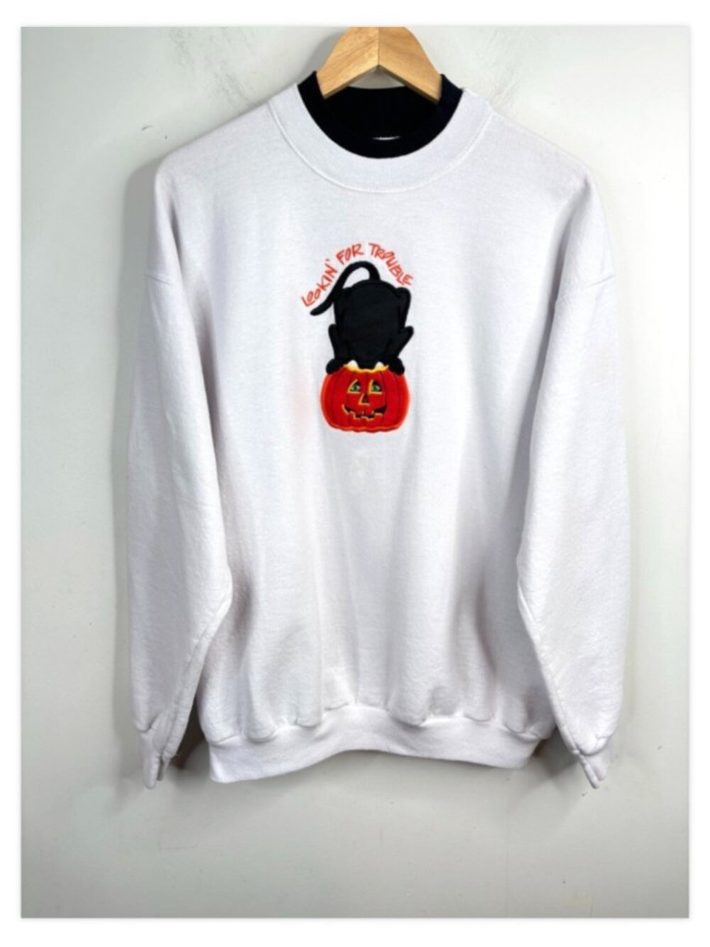 VTG 90s Halloween Double Collar Crewneck L Embroidered Black Cat Pumpkin Granny